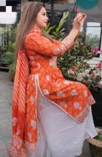নিউ নাইরা কাট থ্রি পিস - Image 3