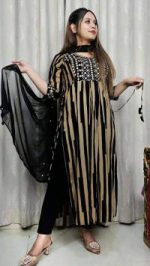 Lilen Embroidery Three Piece - Image 4