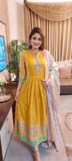 নাইরা কাট থ্রিপিস - Image 2