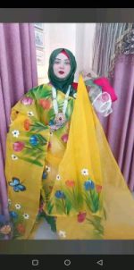 হাফসিল্ক শাড়ীতে  হ্যান্ডপ্রিন্ট তুলির কাজ করা - Image 2