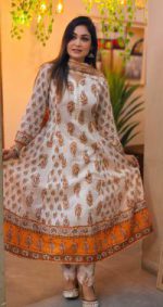 সুতি কাপড়ের গ্রাউন্ড/গোল থ্রি পিস - Image 4