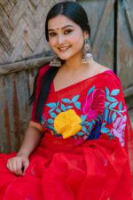 হাফ সিল্ক এমব্রয়ডারি শাড়ি। - Image 4