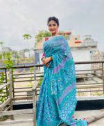হাফ সিল্ক ব্লক প্রিন্ট শাড়ি ব্লাউজ পিস সহ - Image 3