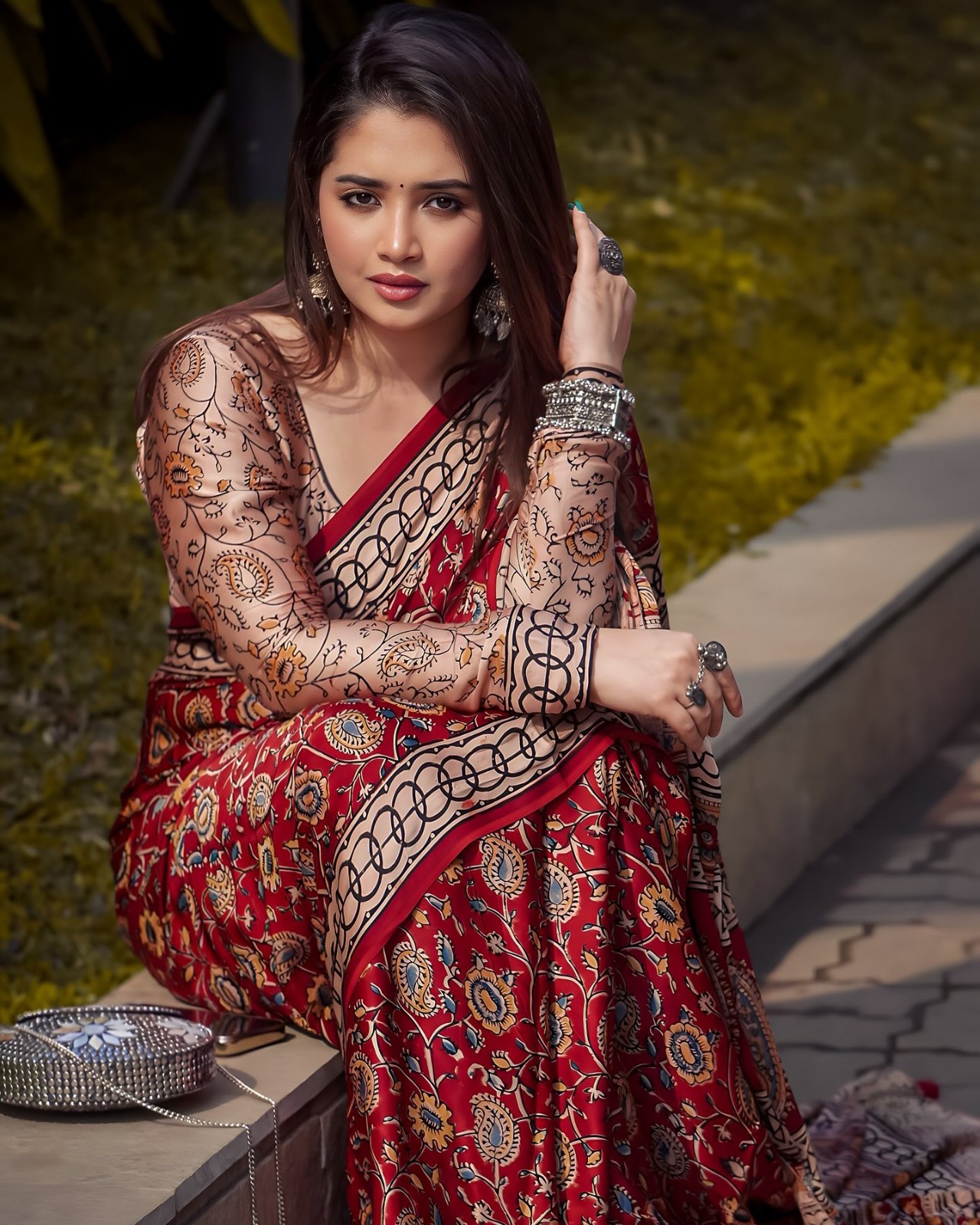 1738430125_L_1.jpg Soft Silk Saree with Blouse Piece - Image 1