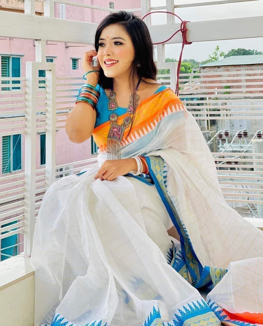 1753468305_L_4.jpg Premium Sharee with Blouse Piece - Image 1