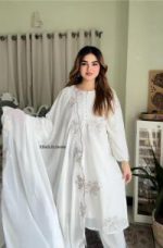 Sada Bahar Three Piece - Image 2