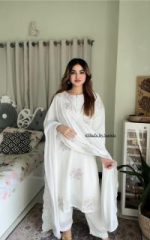 Sada Bahar Three Piece - Image 4